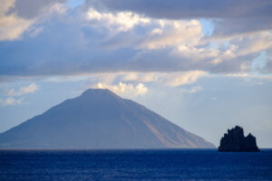 Stromboli im Morgenlicht