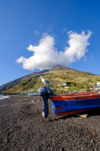 Schwarzer Strand auf Stromboli